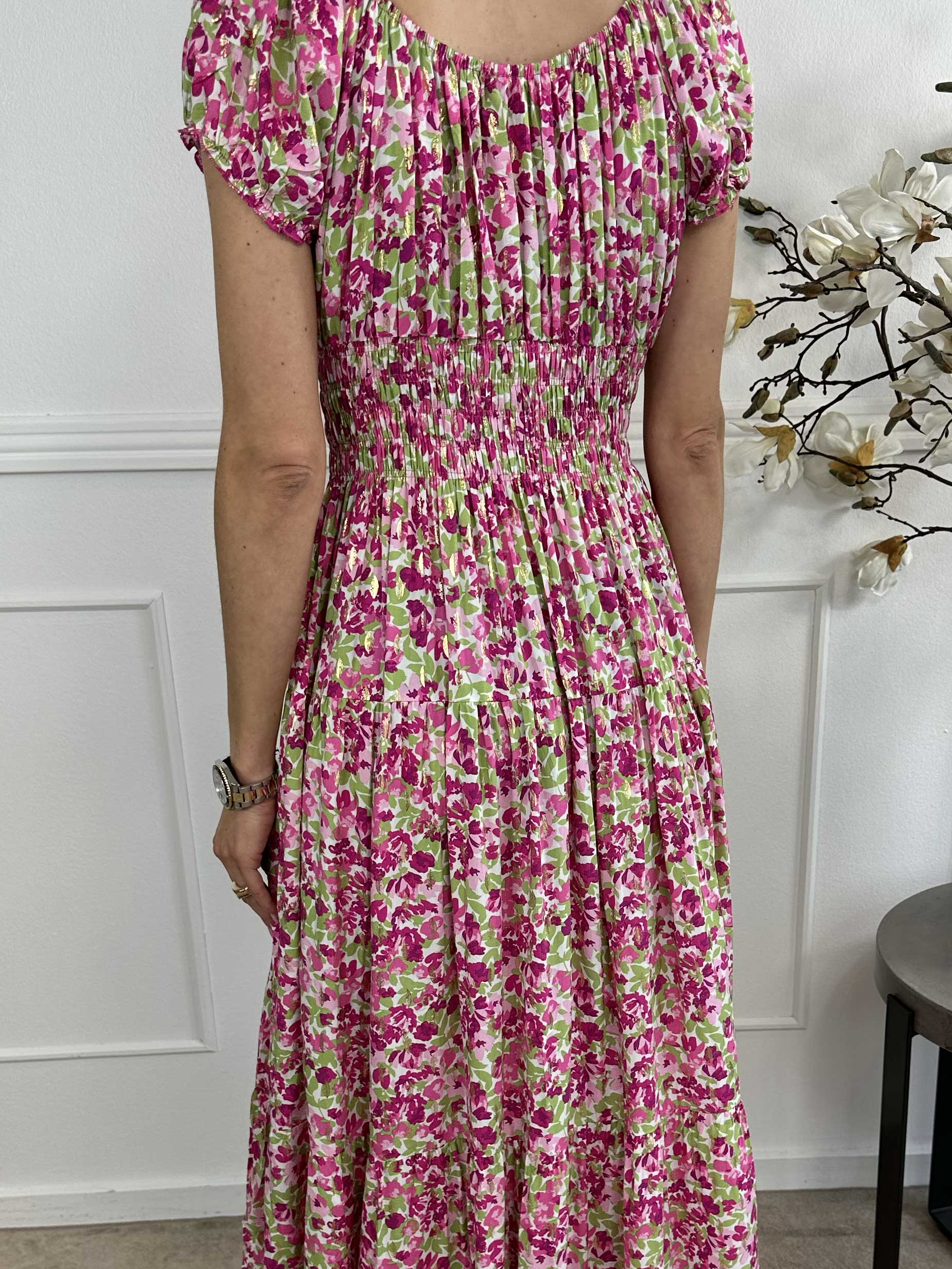 Elise Art - Lång mönstrad klänning med smock och träknappar